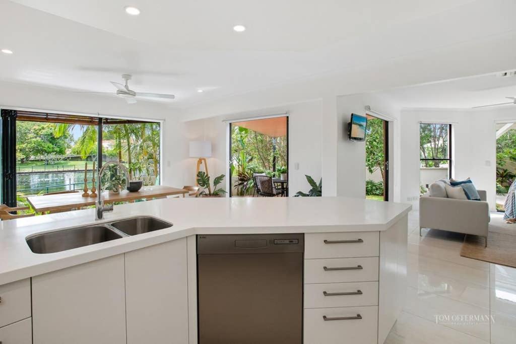 Quay Largo: Riverside Haven Noosaville Exterior photo